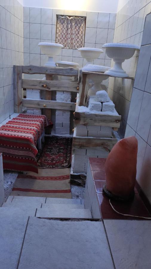 Opusztaszeri Mozes Vendeghaz Hotel Bagian luar foto