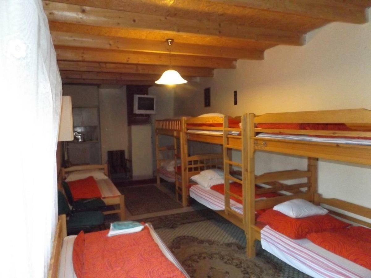 Opusztaszeri Mozes Vendeghaz Hotel Bagian luar foto